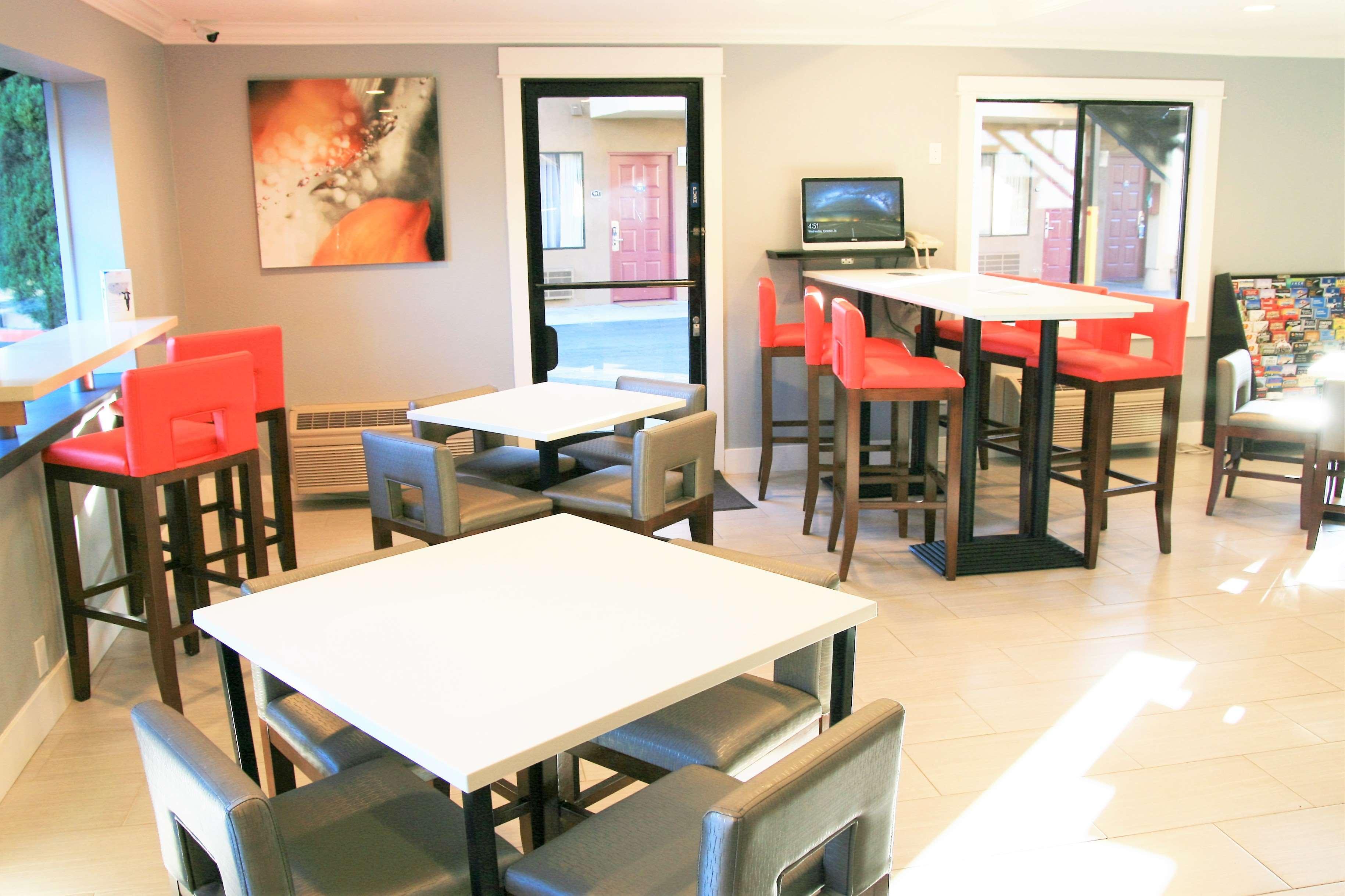 Days Inn By Wyndham Pinole Berkeley Ngoại thất bức ảnh