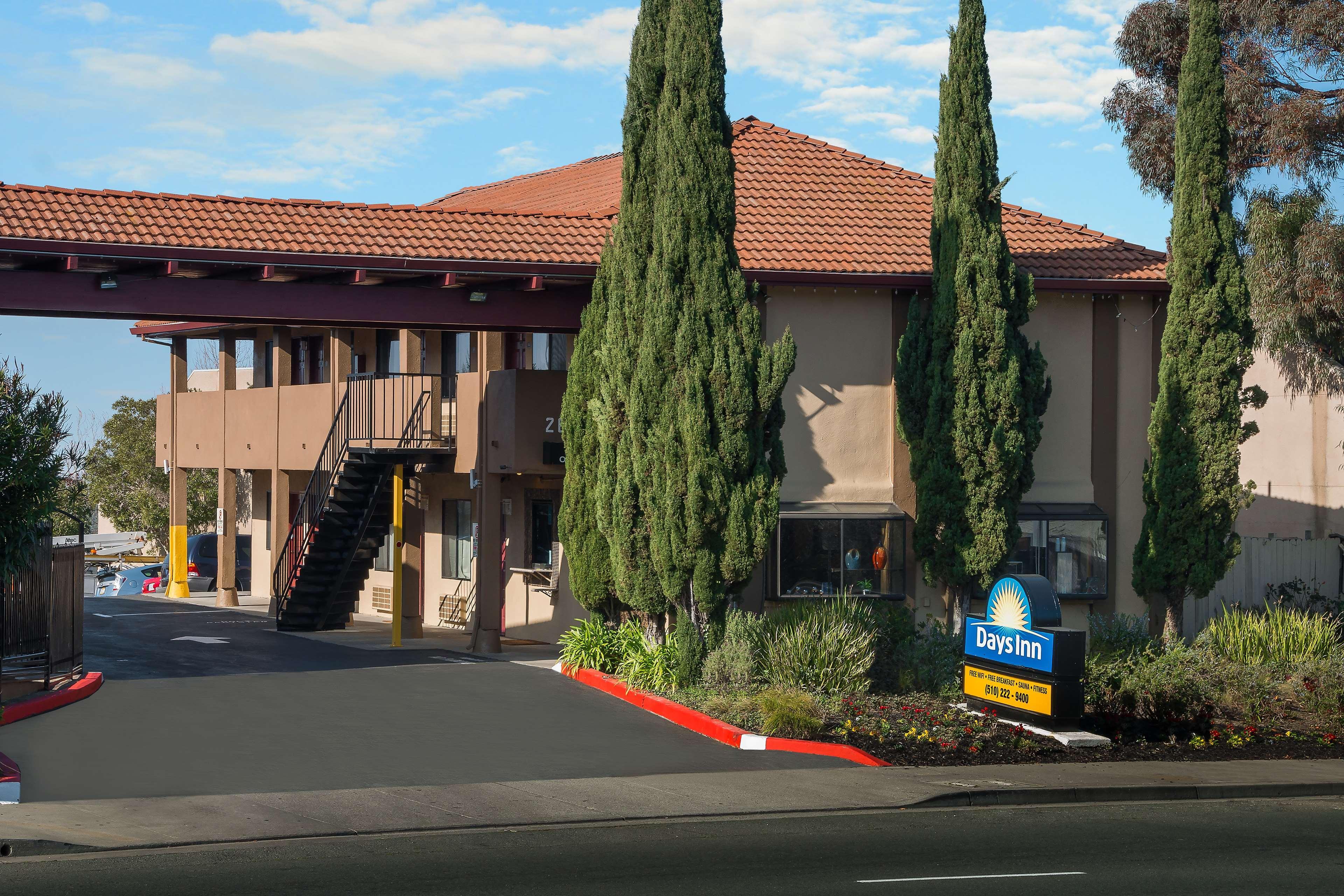 Days Inn By Wyndham Pinole Berkeley Ngoại thất bức ảnh