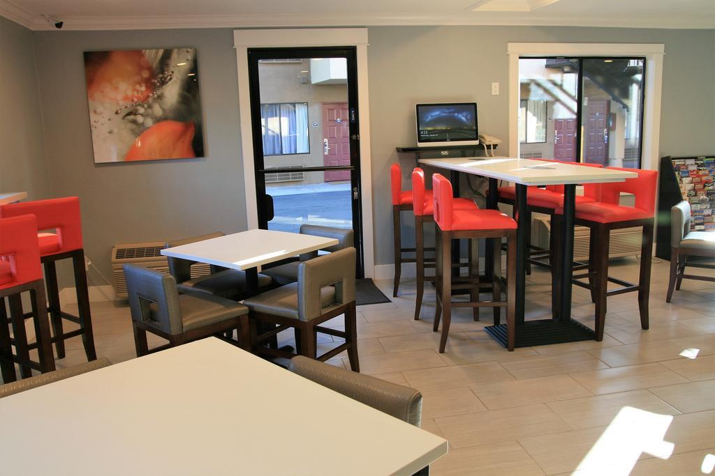 Days Inn By Wyndham Pinole Berkeley Ngoại thất bức ảnh