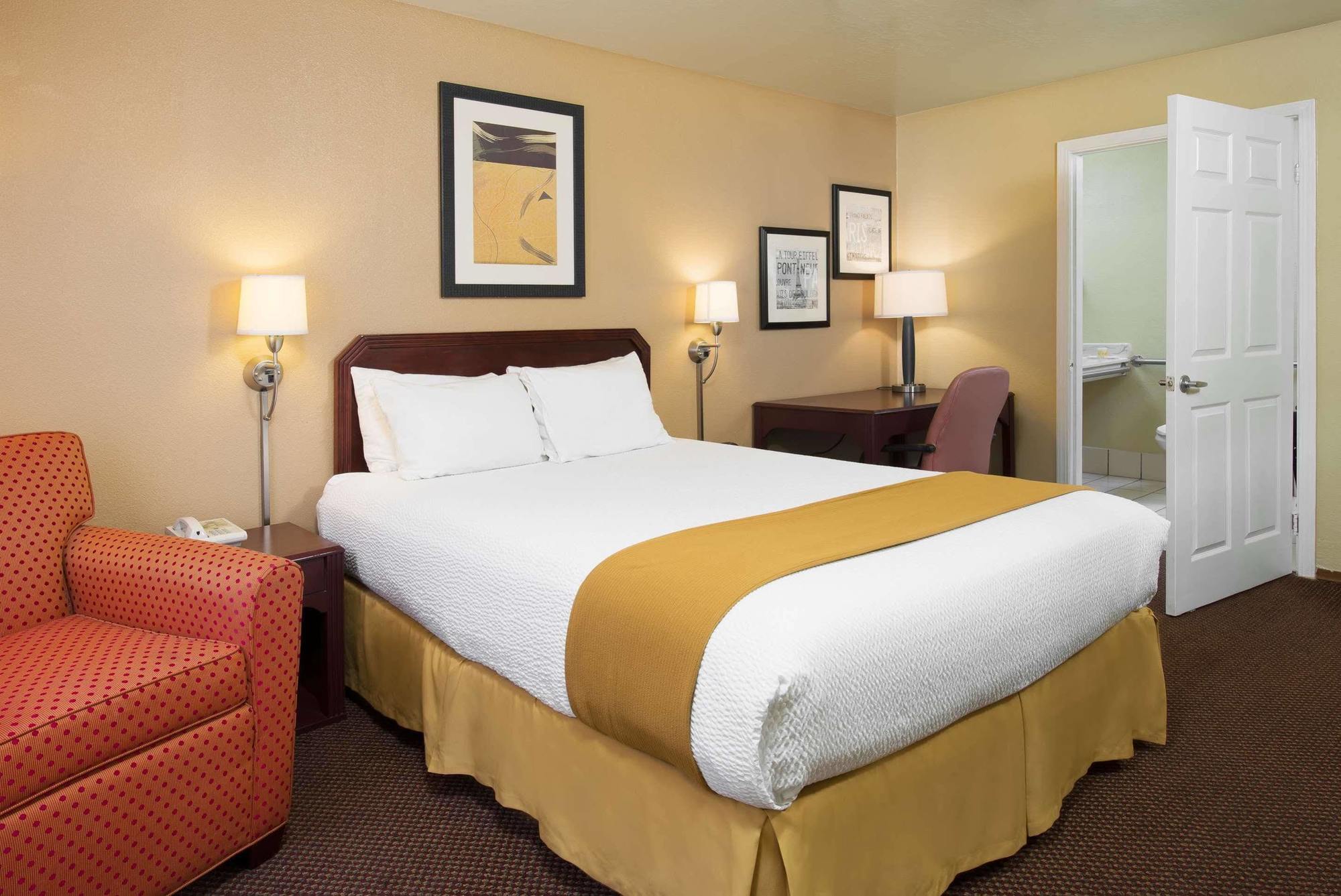 Days Inn By Wyndham Pinole Berkeley Ngoại thất bức ảnh